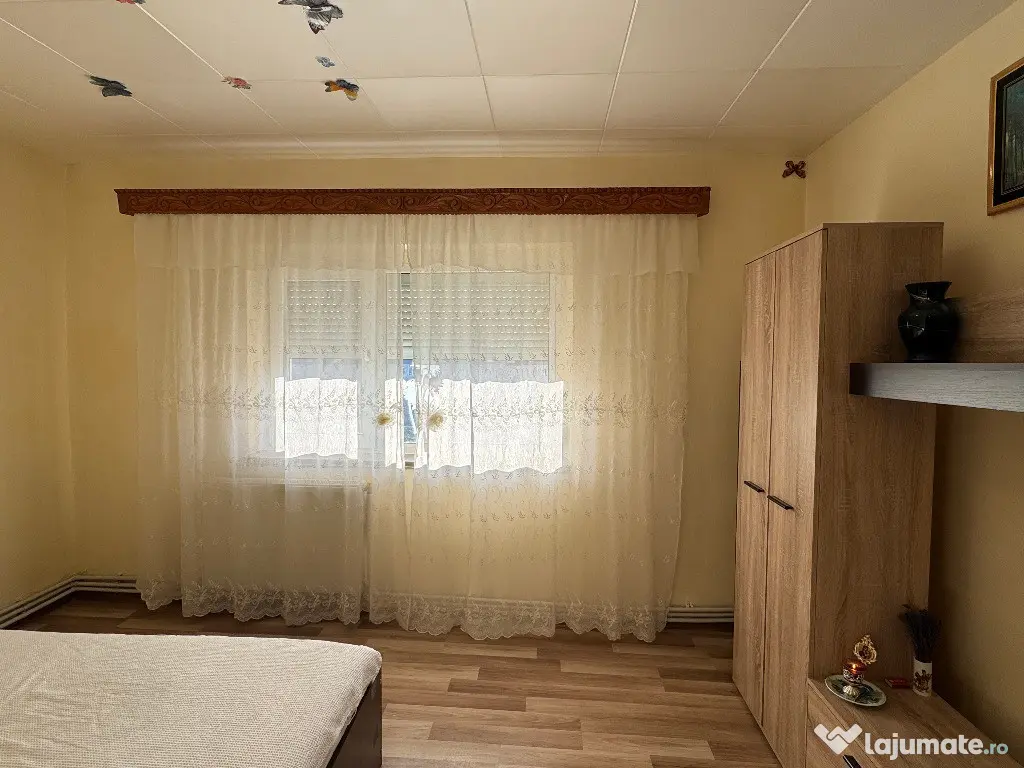 2 cam, 58 mp, etaj 3, zona Zahana - str. Toamnei