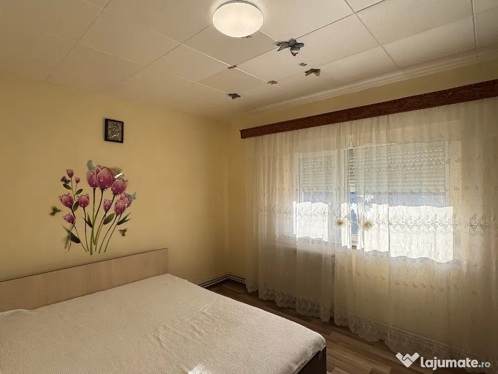 2 cam, 58 mp, etaj 3, zona Zahana - str. Toamnei