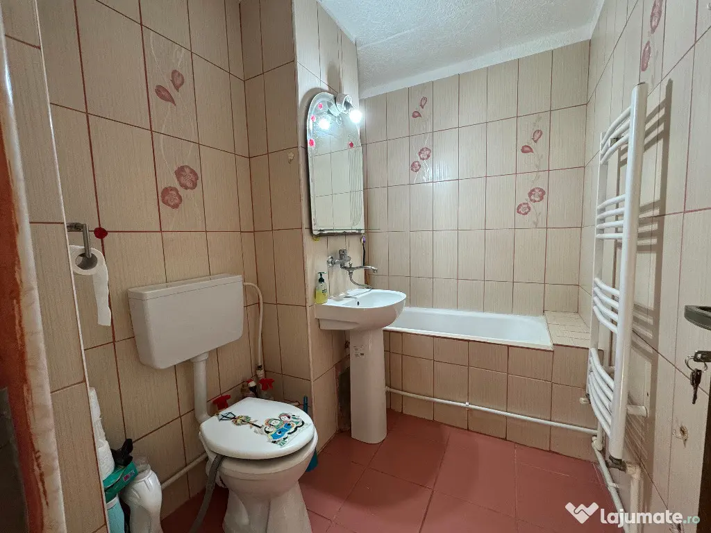 2 cam, 58 mp, etaj 3, zona Zahana - str. Toamnei