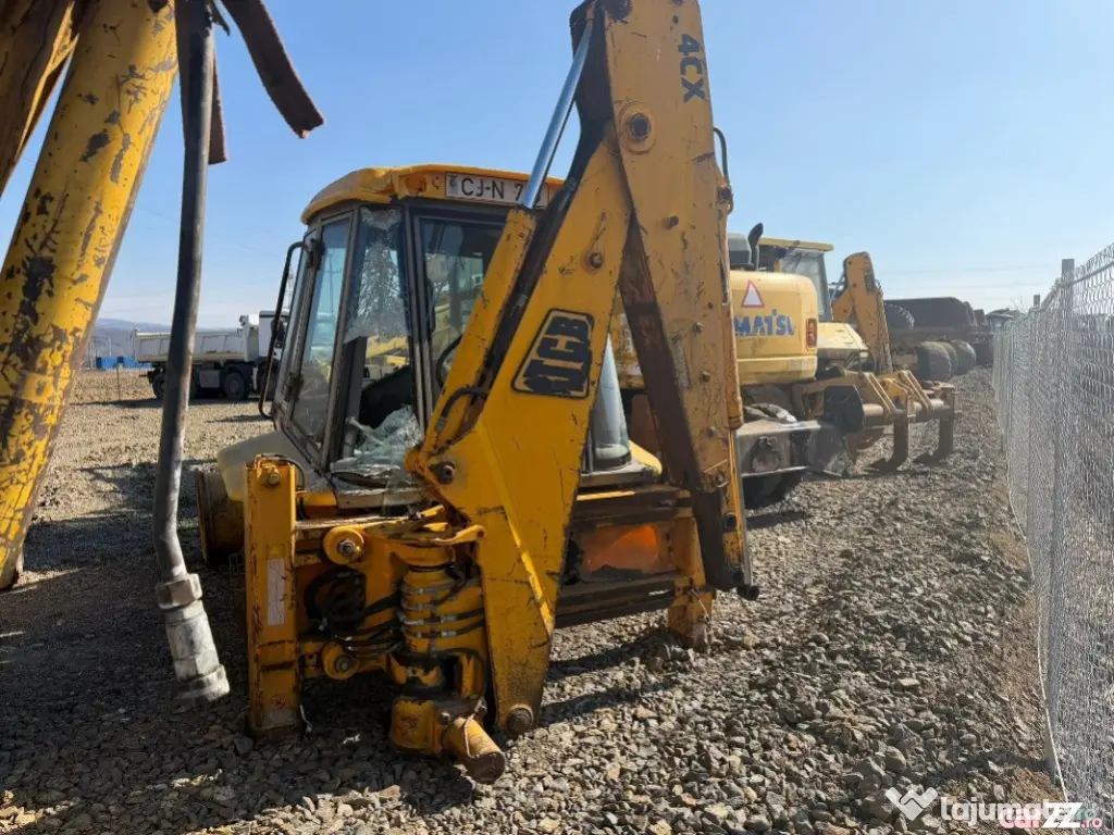 Dezmembrez buldoexcavator JCB 4CX , 2002 