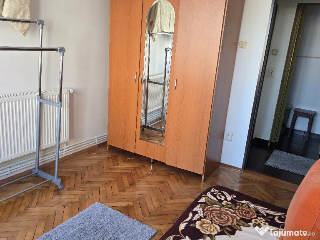 Vand sau inchiriez ap. 2 camere dec Deva, Balcescu, et. 3, mobilat 