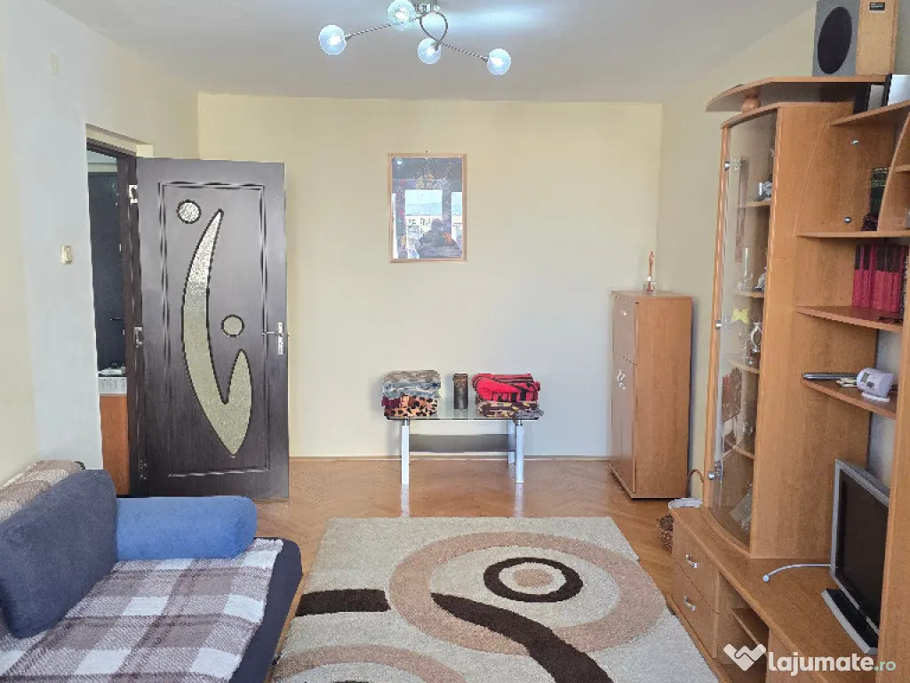 Vand sau inchiriez ap. 2 camere dec Deva, Balcescu, et. 3, mobilat 