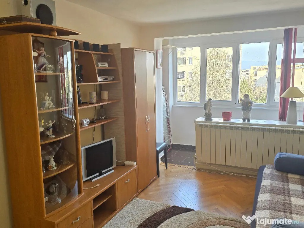 Vand sau inchiriez ap. 2 camere dec Deva, Balcescu, et. 3, mobilat 