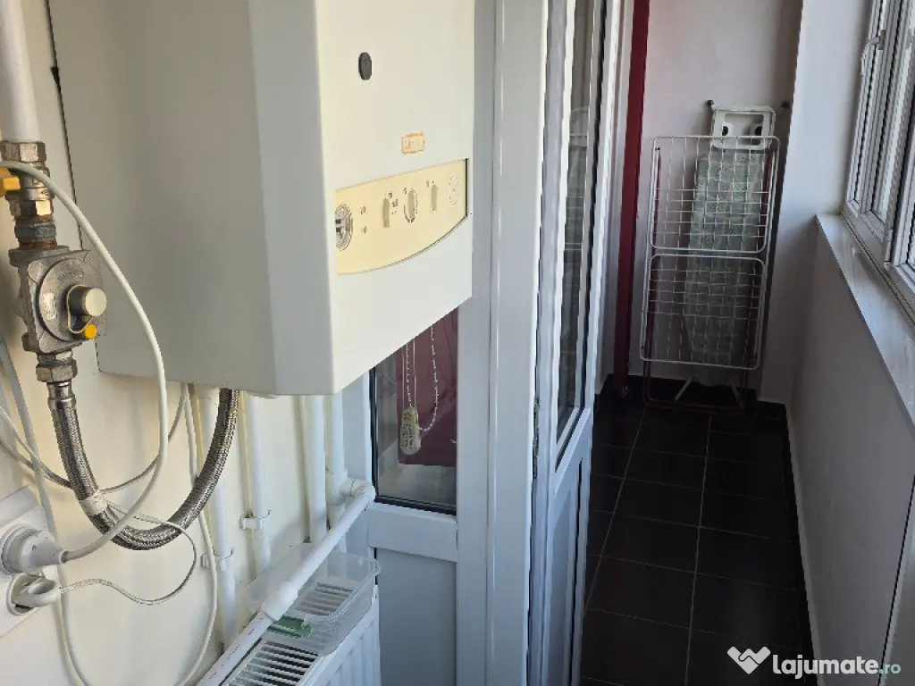 Vand sau inchiriez ap. 2 camere dec Deva, Balcescu, et. 3, mobilat 