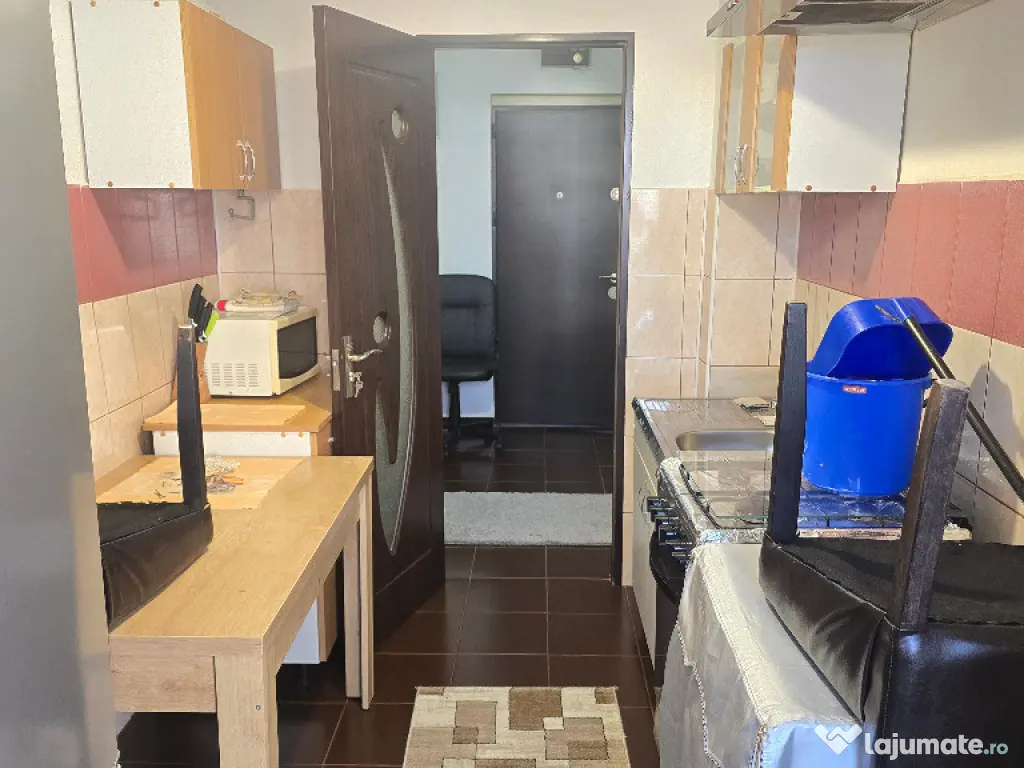 Vand sau inchiriez ap. 2 camere dec Deva, Balcescu, et. 3, mobilat 