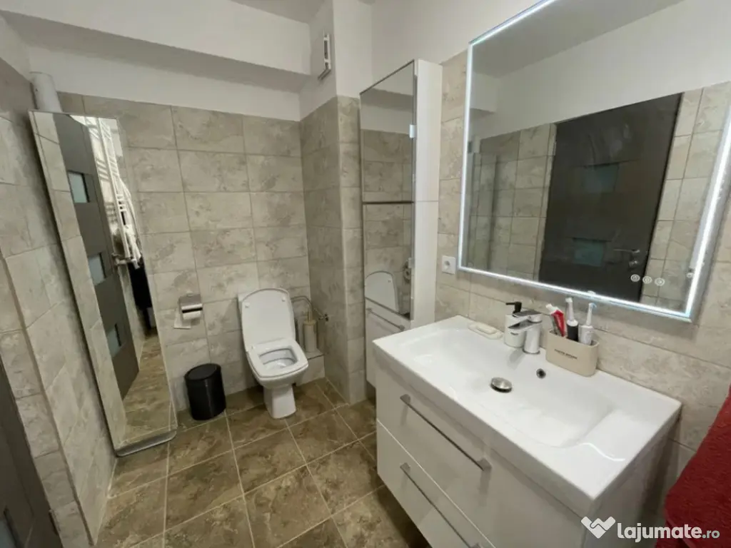 Apartament 2 camere, decomandat - zona Tractorul 