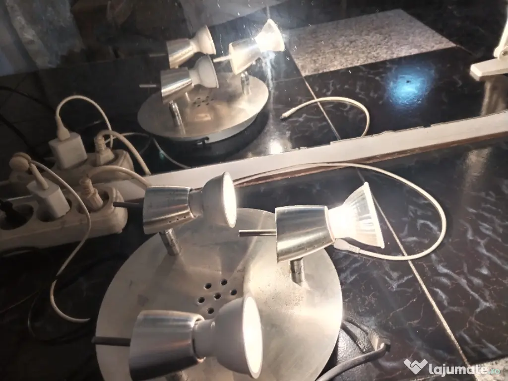 Aplica cu 3 spoturi led rotative