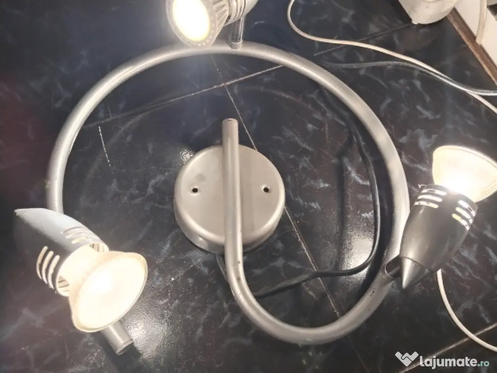 Aplica cu 3 spoturi led rotative