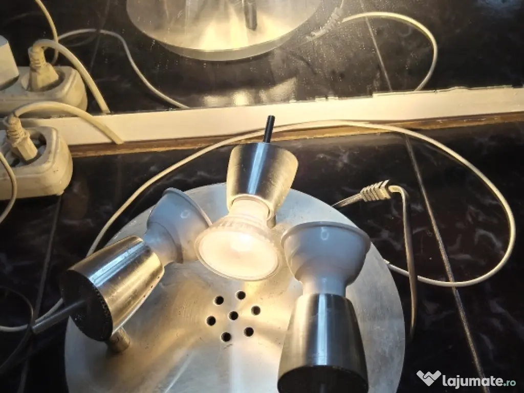 Aplica cu 3 spoturi led rotative