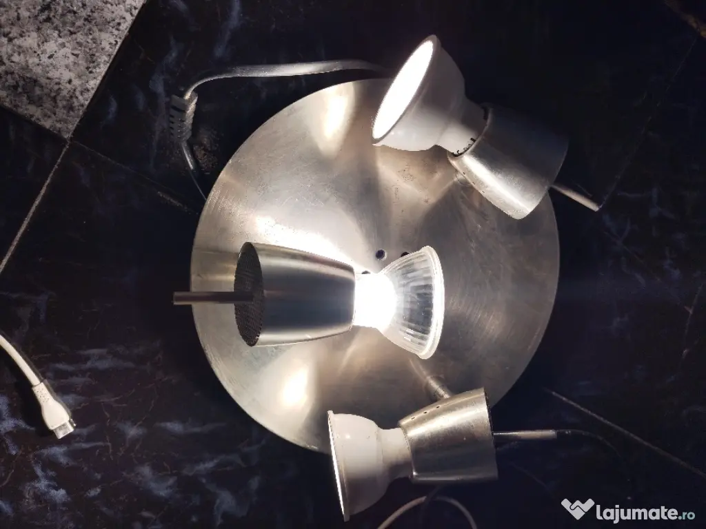 Aplica cu 3 spoturi led rotative
