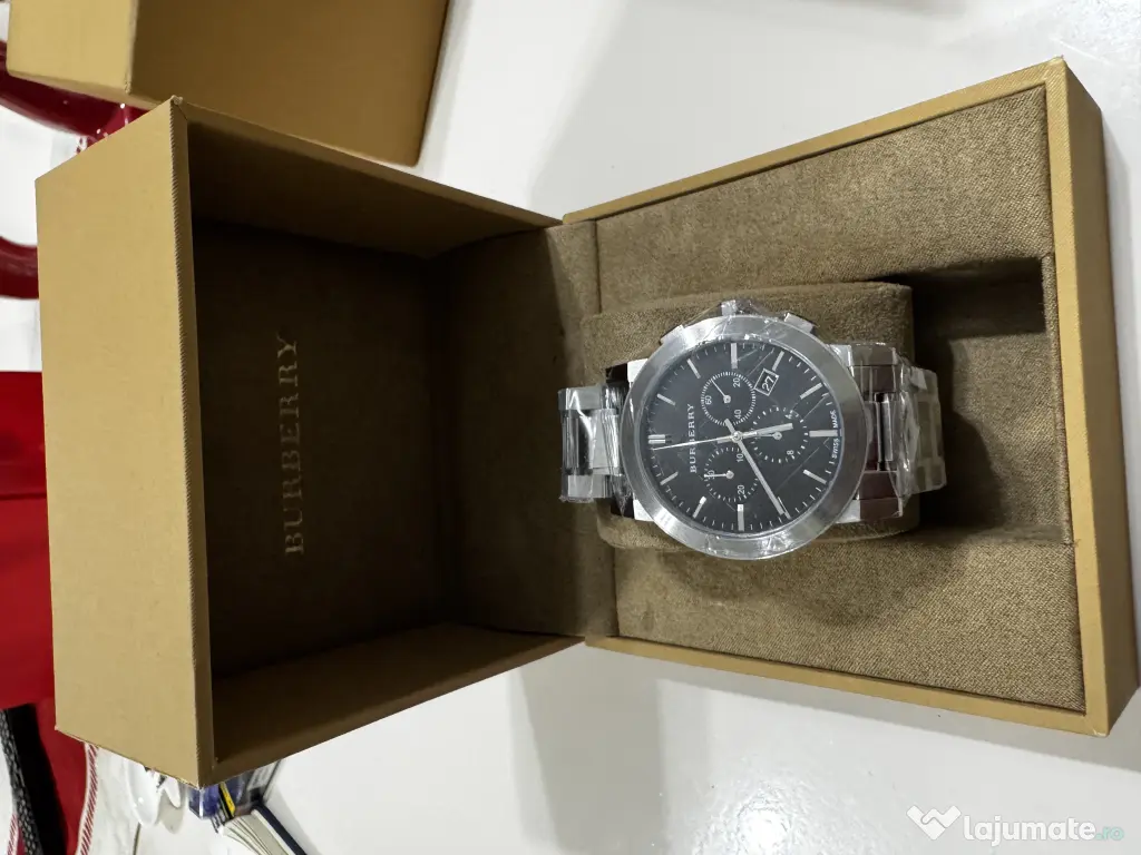Ceas Burberry nou negociabil 
