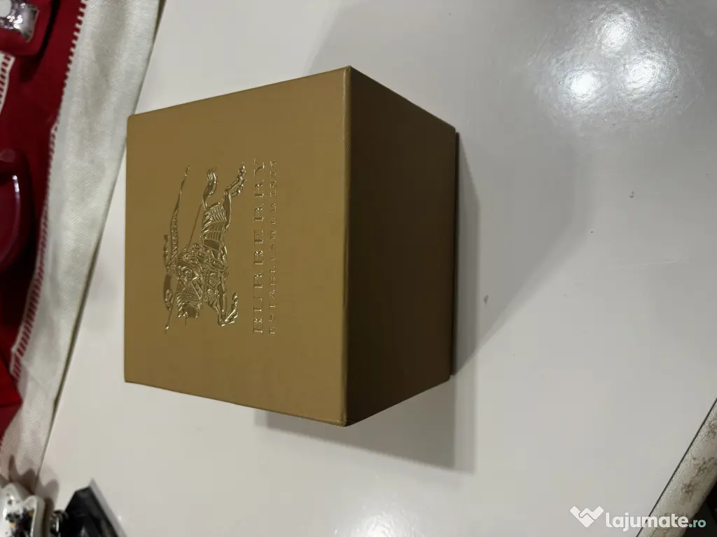 Ceas Burberry nou negociabil 