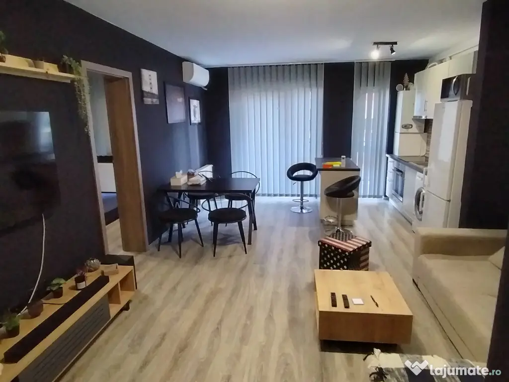 Vand apartament 2 camere. 