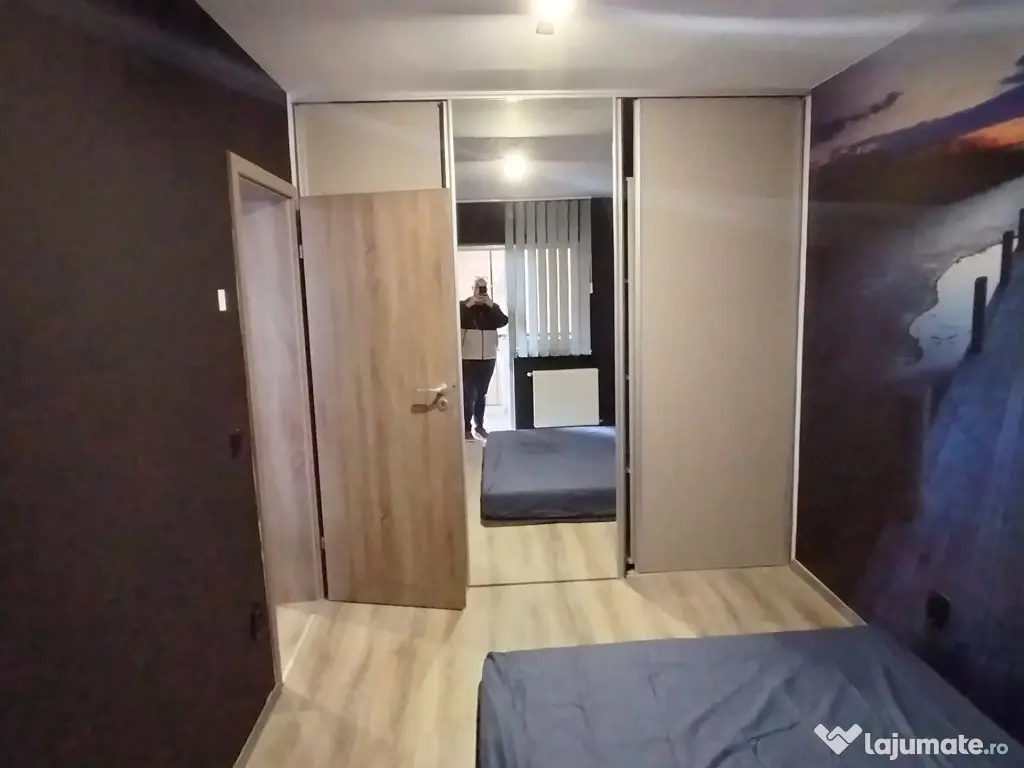 Vand apartament 2 camere. 