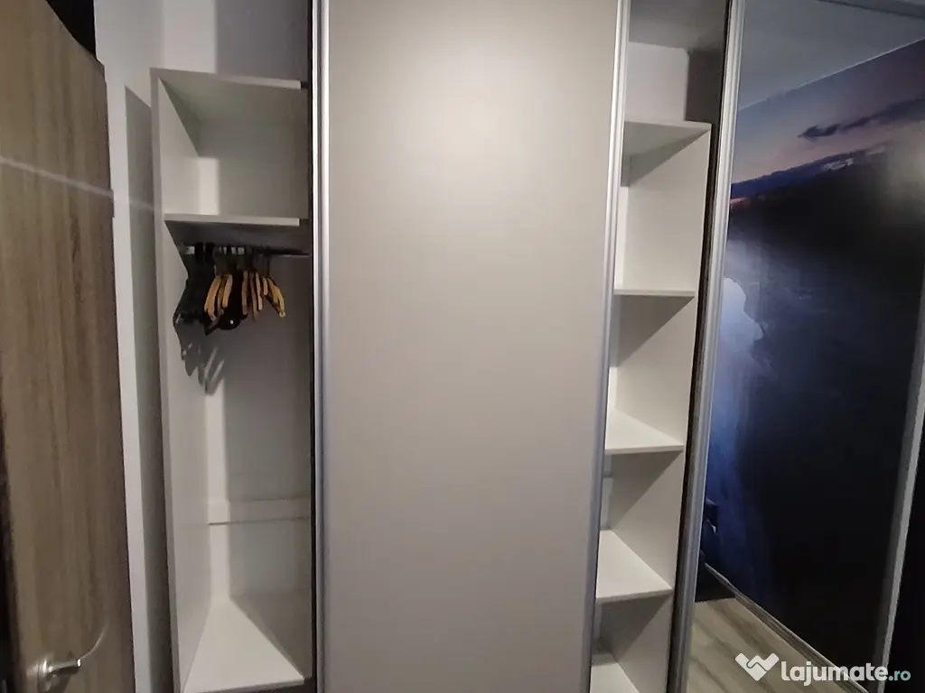 Vand apartament 2 camere. 