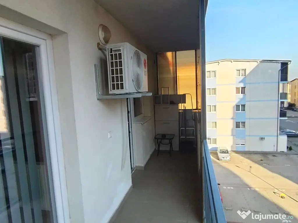 Vand apartament 2 camere. 