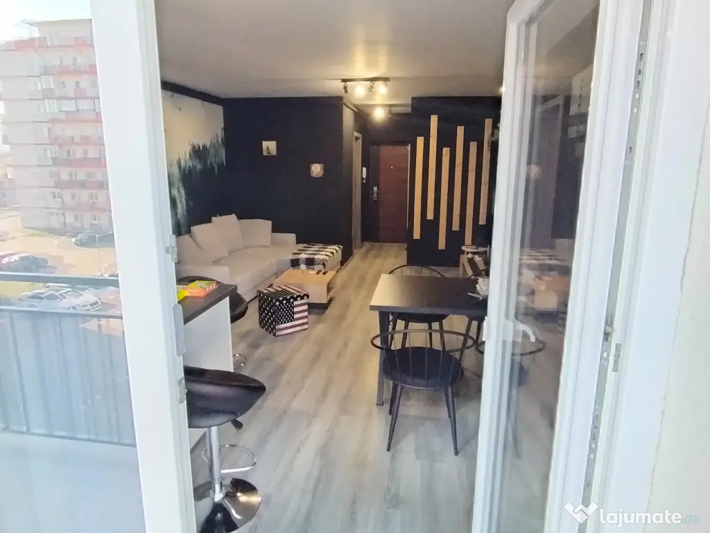 Vand apartament 2 camere. 