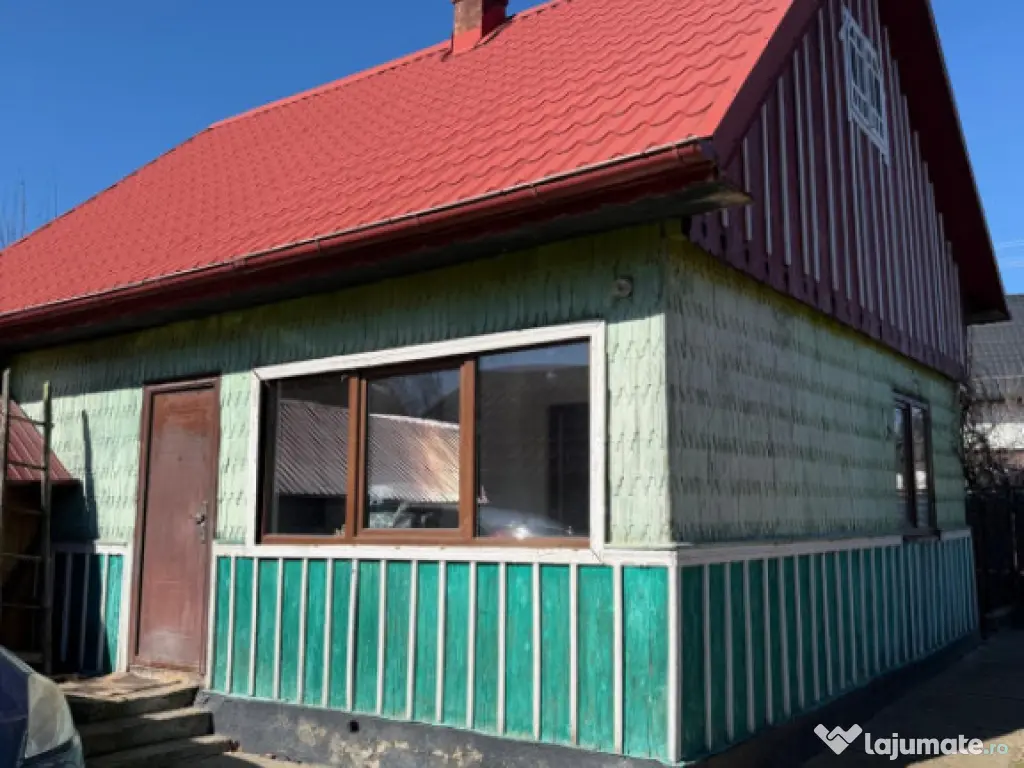 Casa batraneasca , teren 1100mp , centru Horodnic de Jos 