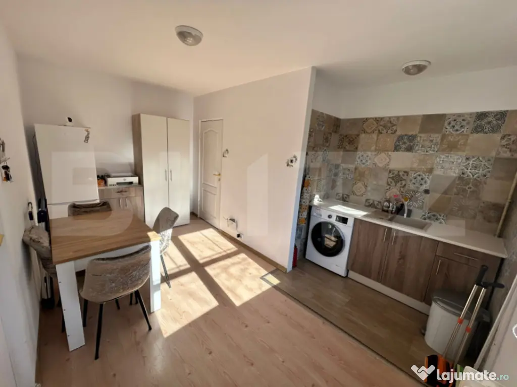 Apartament, renovat, etaj 2, zonă Electroputere Mall 