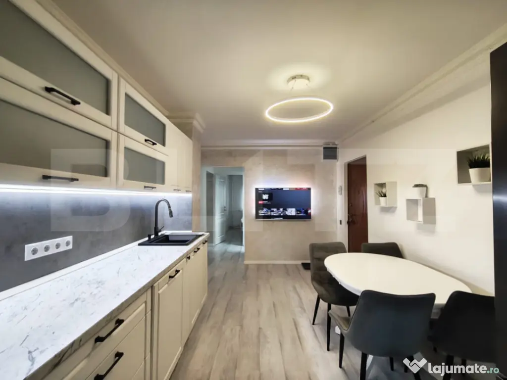 Apartament 3 camere, 2 bai, 2 balcoane, etaj 1, langa Piata 