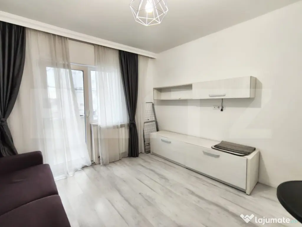 Apartament 3 camere, 2 bai, 2 balcoane, etaj 1, langa Piata 