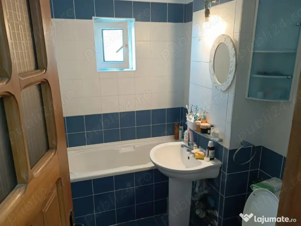 Vând apartament 4 camere decomandate, Faleza Nord Constan 