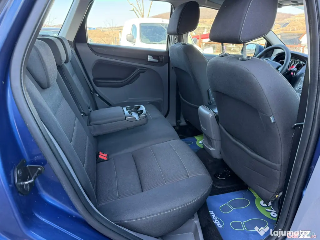 Ford Focus 1.6i 1596 cmc Pilot PDC Clima euro4 