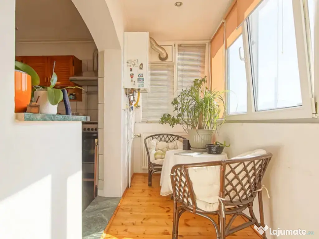 Apartament 3 camere, decomandat - zona Triaj 