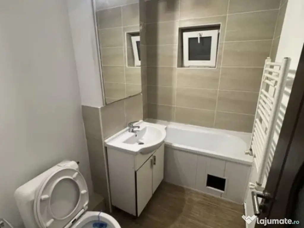 Apartament Cu 4 Camere Decomandate Parter - Zona Obcini 