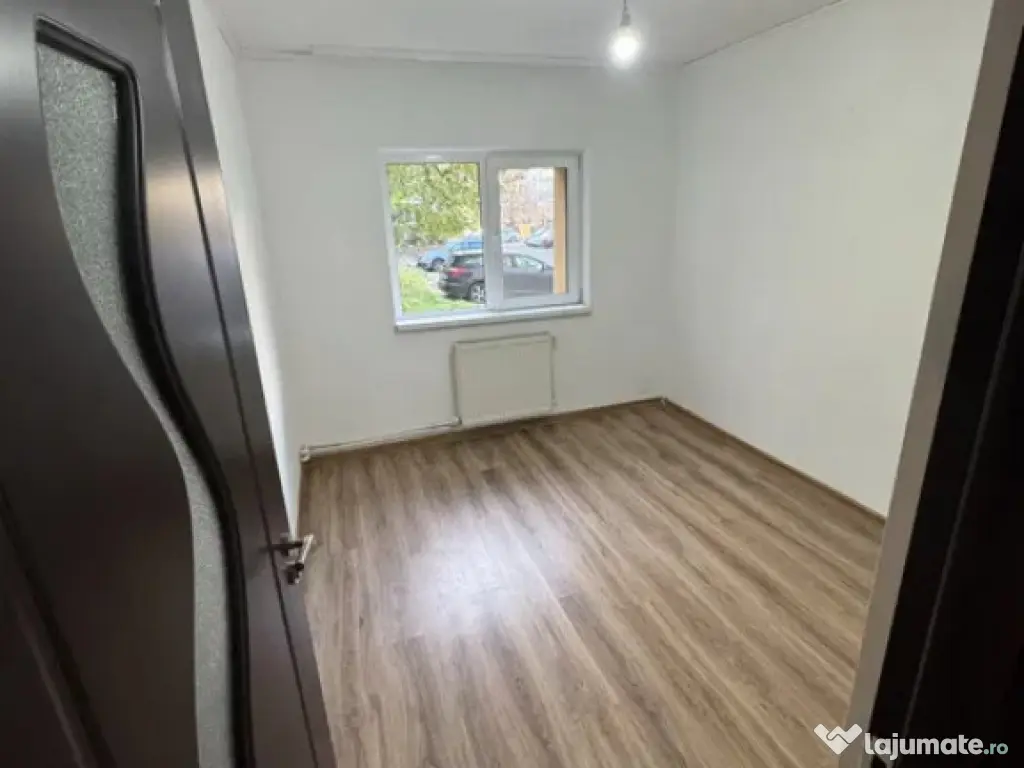 Apartament Cu 4 Camere Decomandate Parter - Zona Obcini 