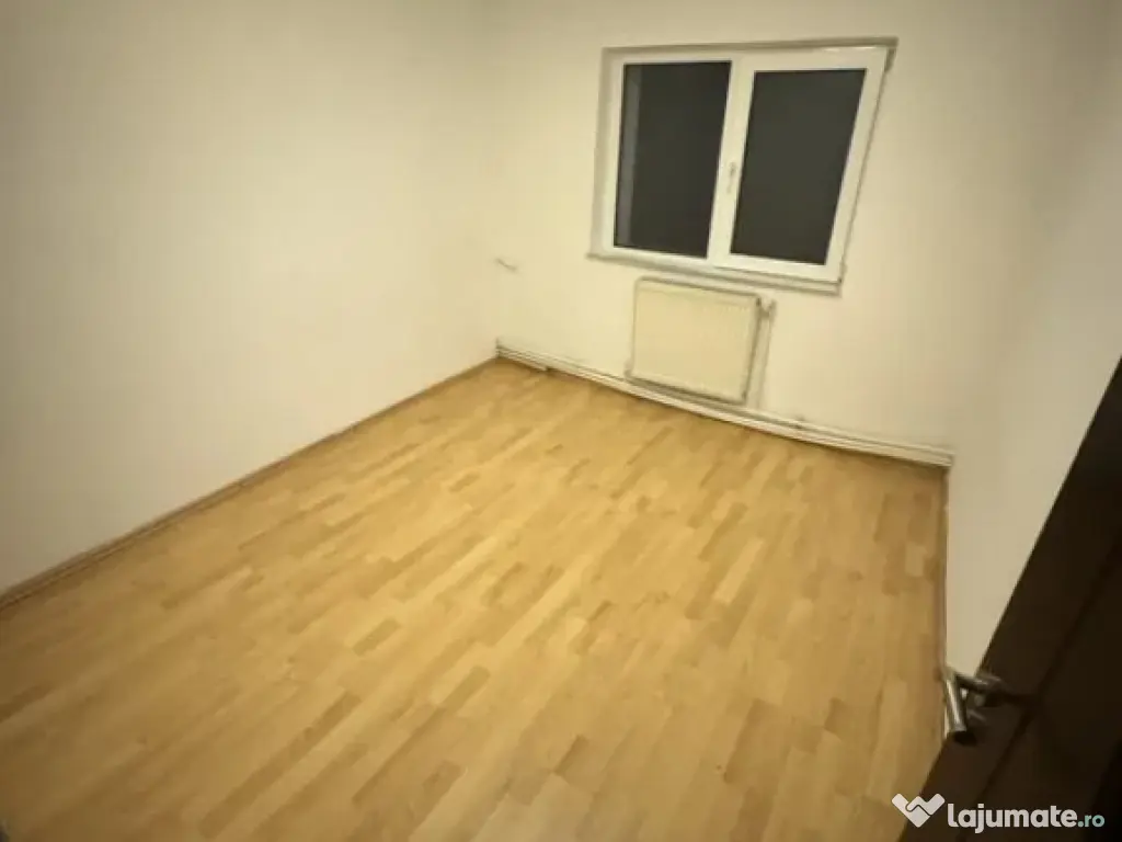 Apartament Cu 4 Camere Decomandate Parter - Zona Obcini 