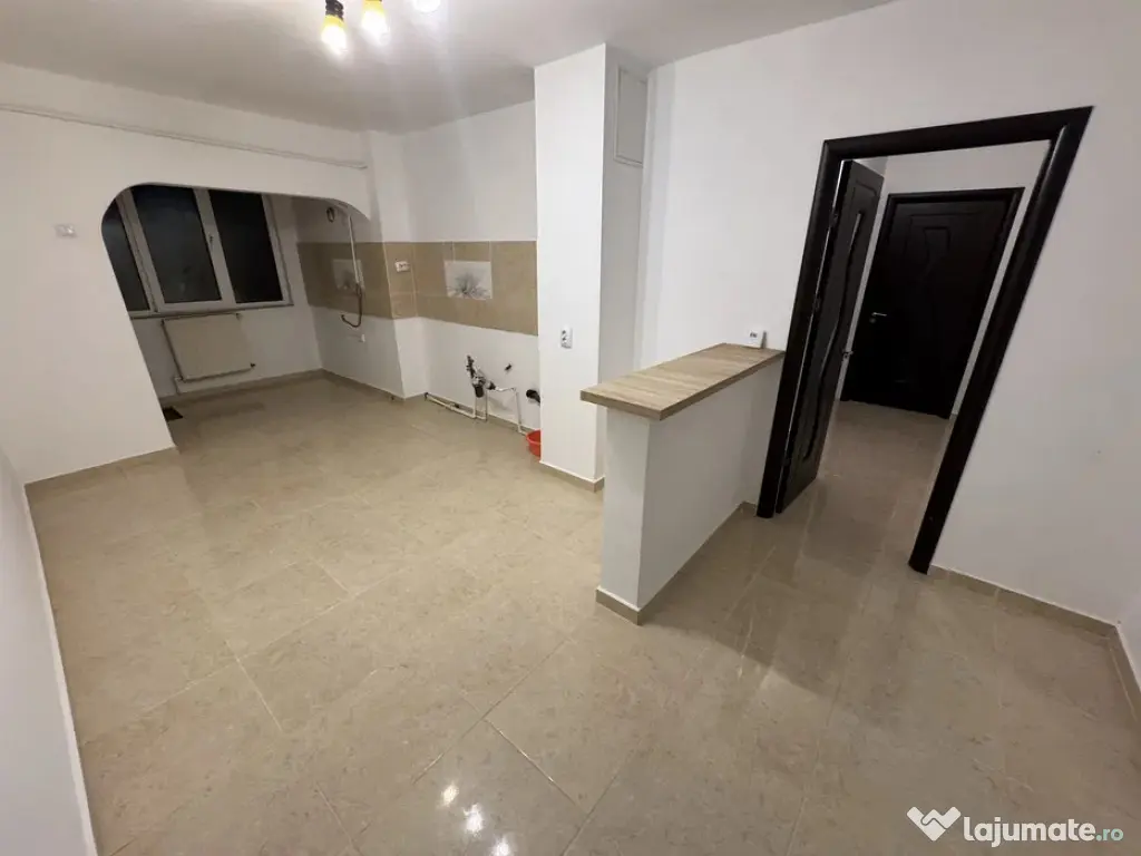 Apartament Cu 4 Camere Decomandate Parter - Zona Obcini 