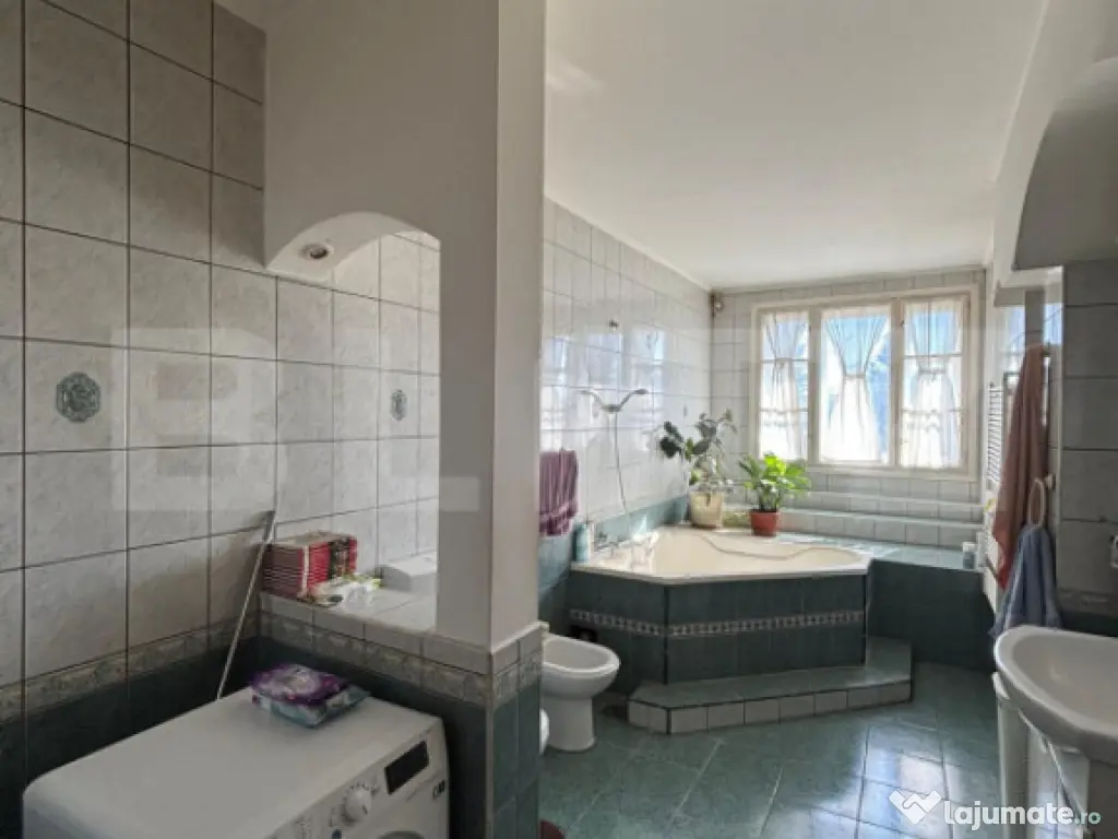 Apartement 3 camere, 128 mp, zona Ultracentrală 