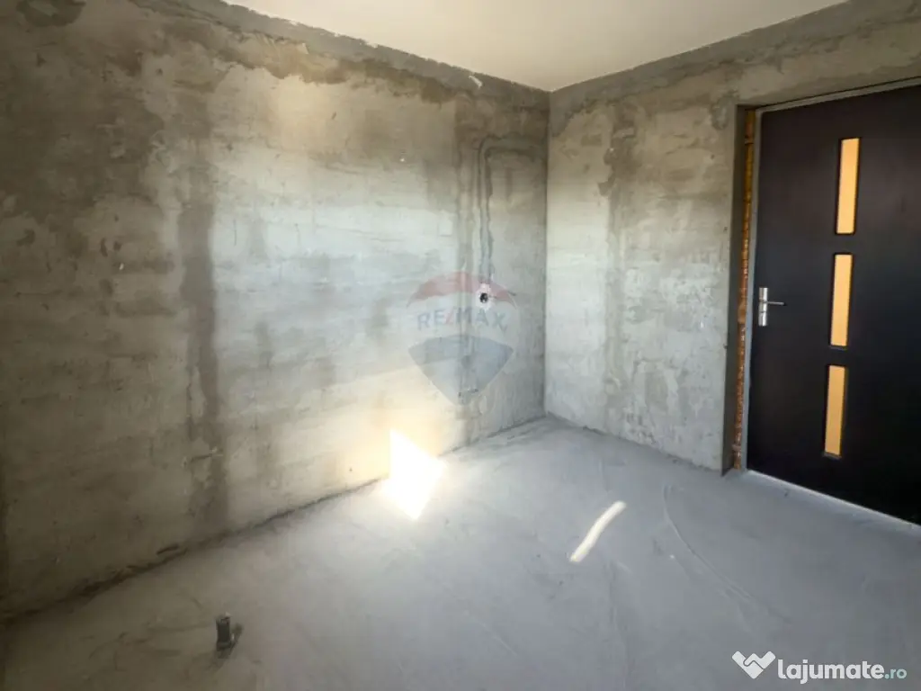 Casă / Vilă cu 8 camere de vânzare în zonă centrală... 