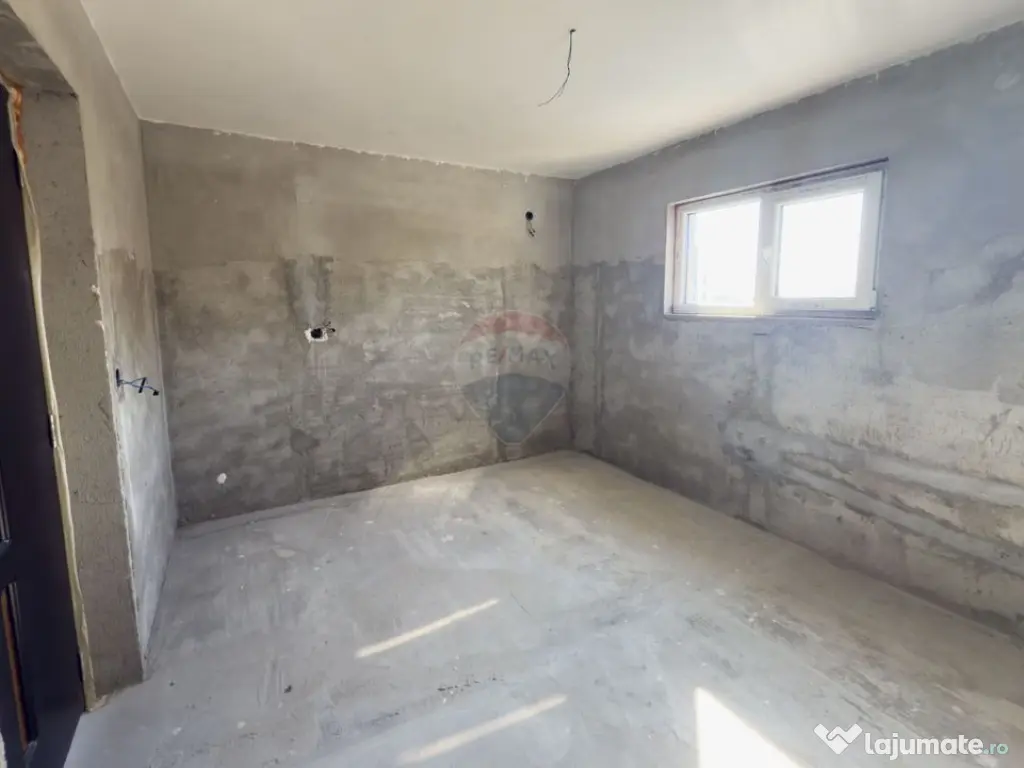 Casă / Vilă cu 8 camere de vânzare în zonă centrală... 