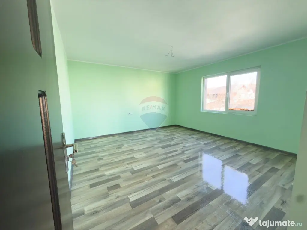 Casă / Vilă cu 8 camere de vânzare în zonă centrală... 