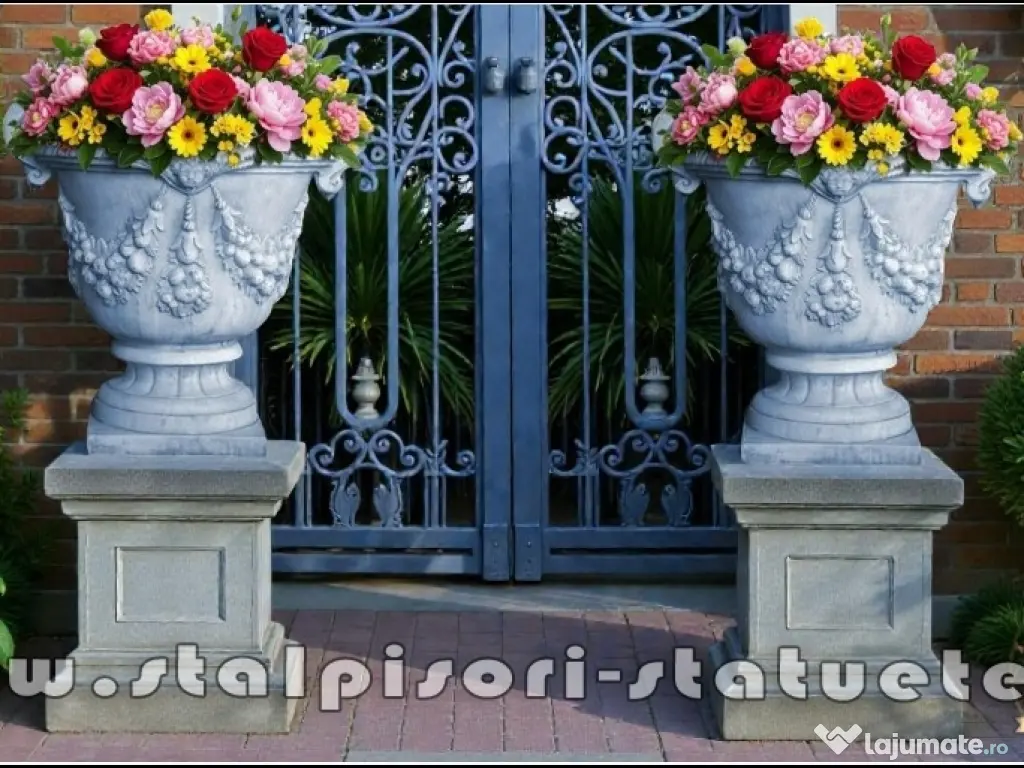 Vază mare cu picior, gri patinat, model V2. 