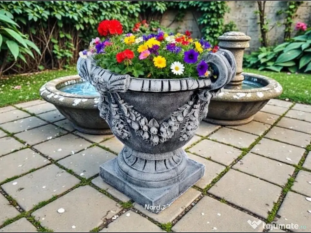 Vază mare cu picior, gri patinat, model V2.