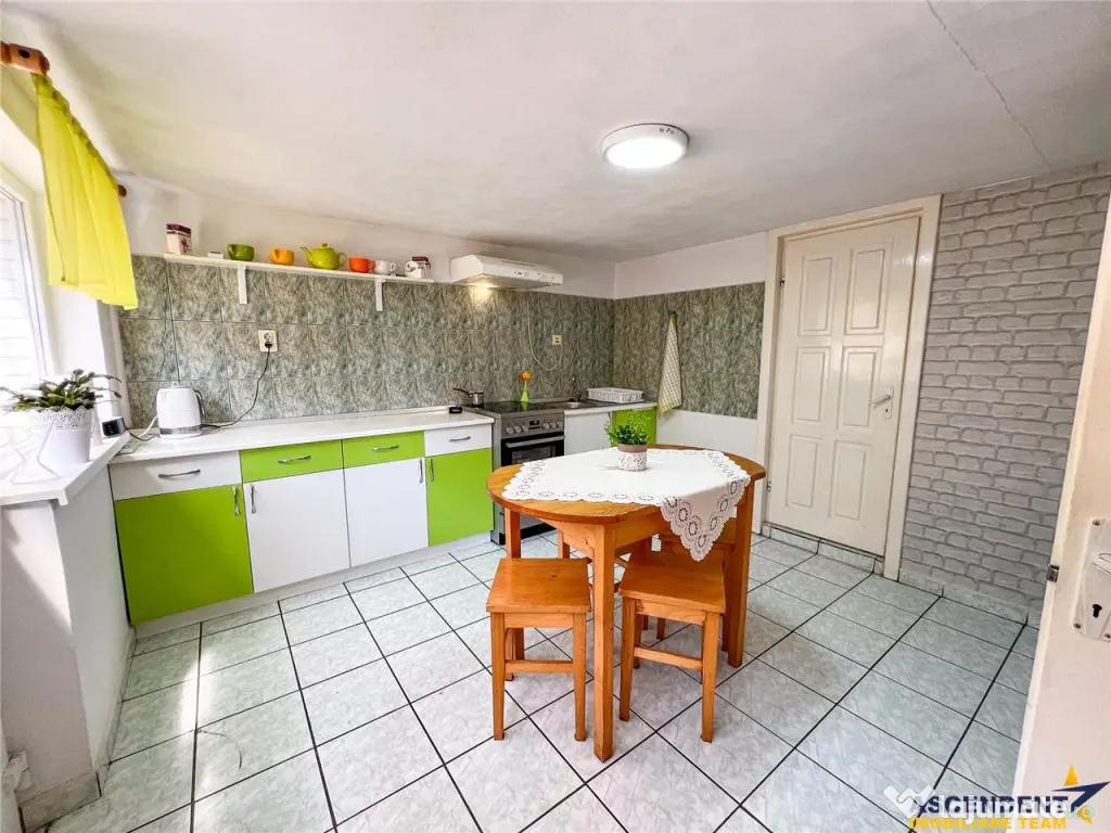 Casa primiroate in decor valoros si rodnic teren de 850mp, I 