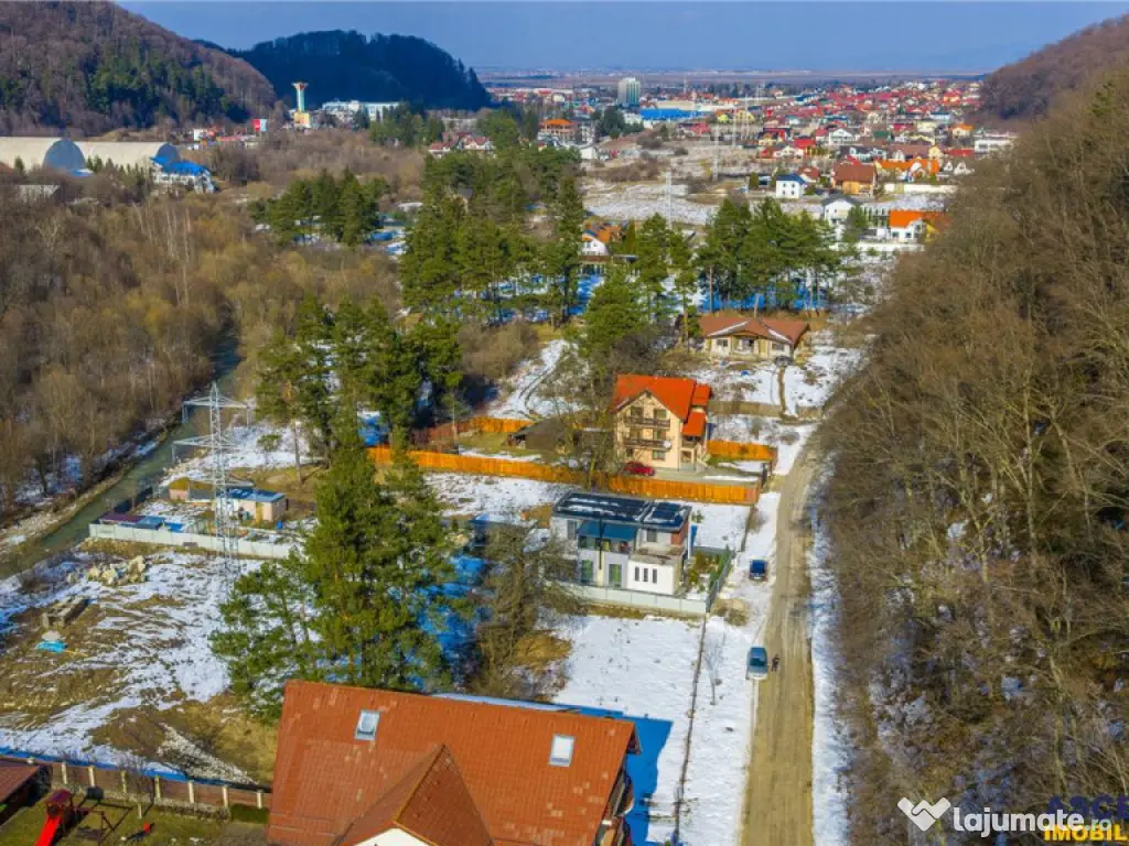 Film! Teren intravilan pe 1.300mp, arie apreciabila de case, 