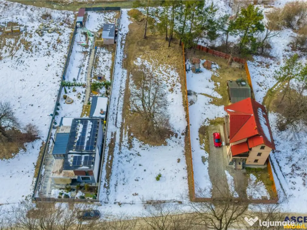 Film! Teren intravilan pe 1.300mp, arie apreciabila de case, 