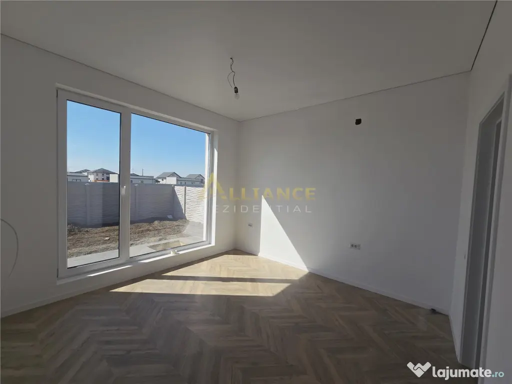 Casa individuala- 4 camere- 371mp teren- placa de beton 