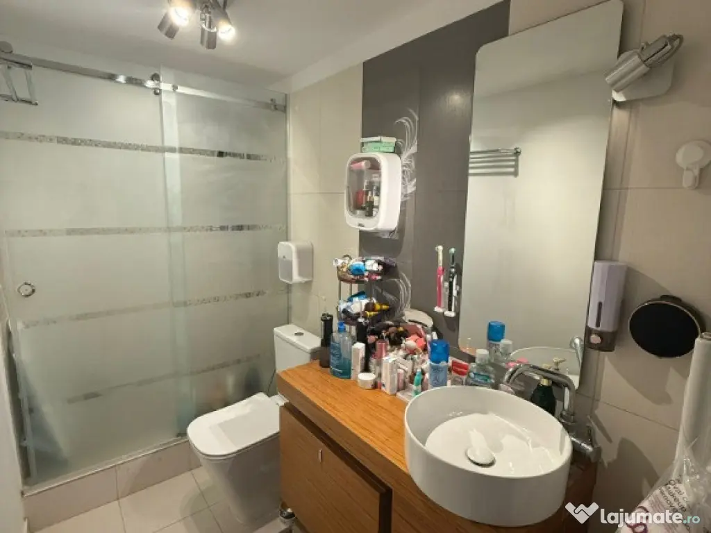 Apartament 2 camere decomandat loc parcare inclus PROPRIETAR Deleni