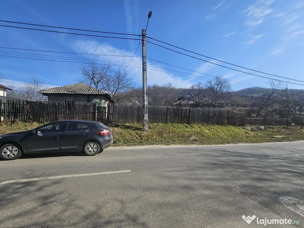 Teren 690 mp, deschidere 50 m, utilități – 1 km Prim?... 