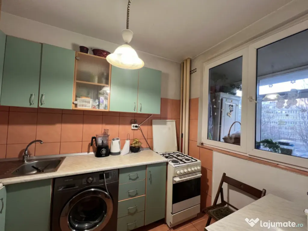 Apartament 2 camere Mihalache. Metrou.