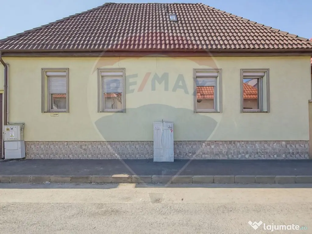 COMISION 0%! CASA SINGURA IN CURTE RENOVATA |STRADA MIRAS... 