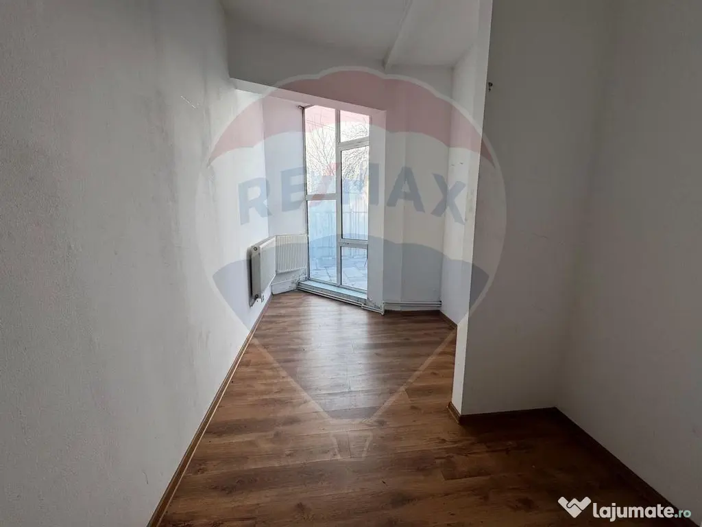 Spațiu industrial (Hala) si cladire birouri 