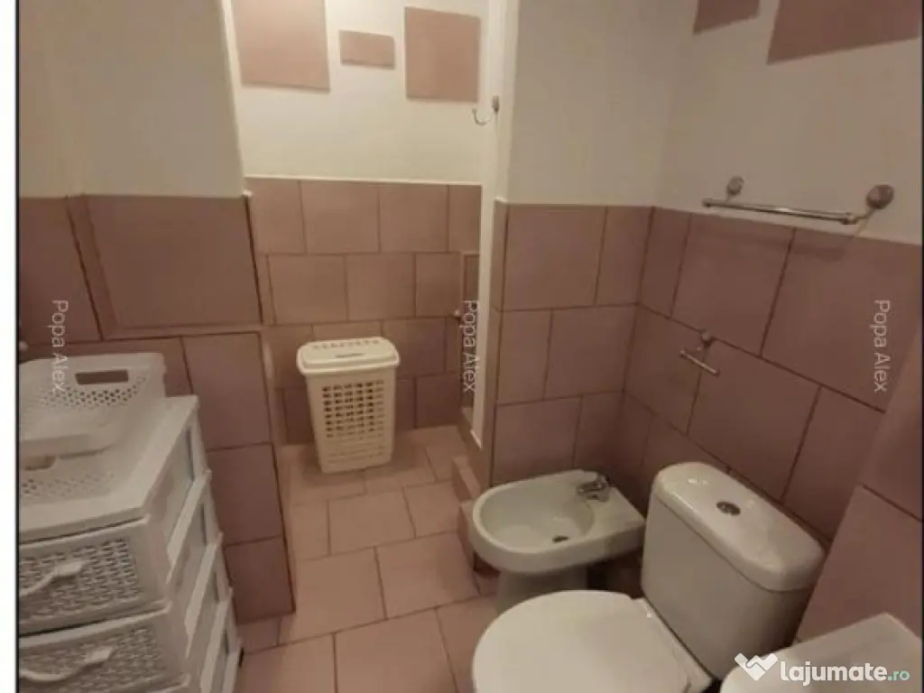 Apartament 2 camere, decomandat - zona Centrul Civic 