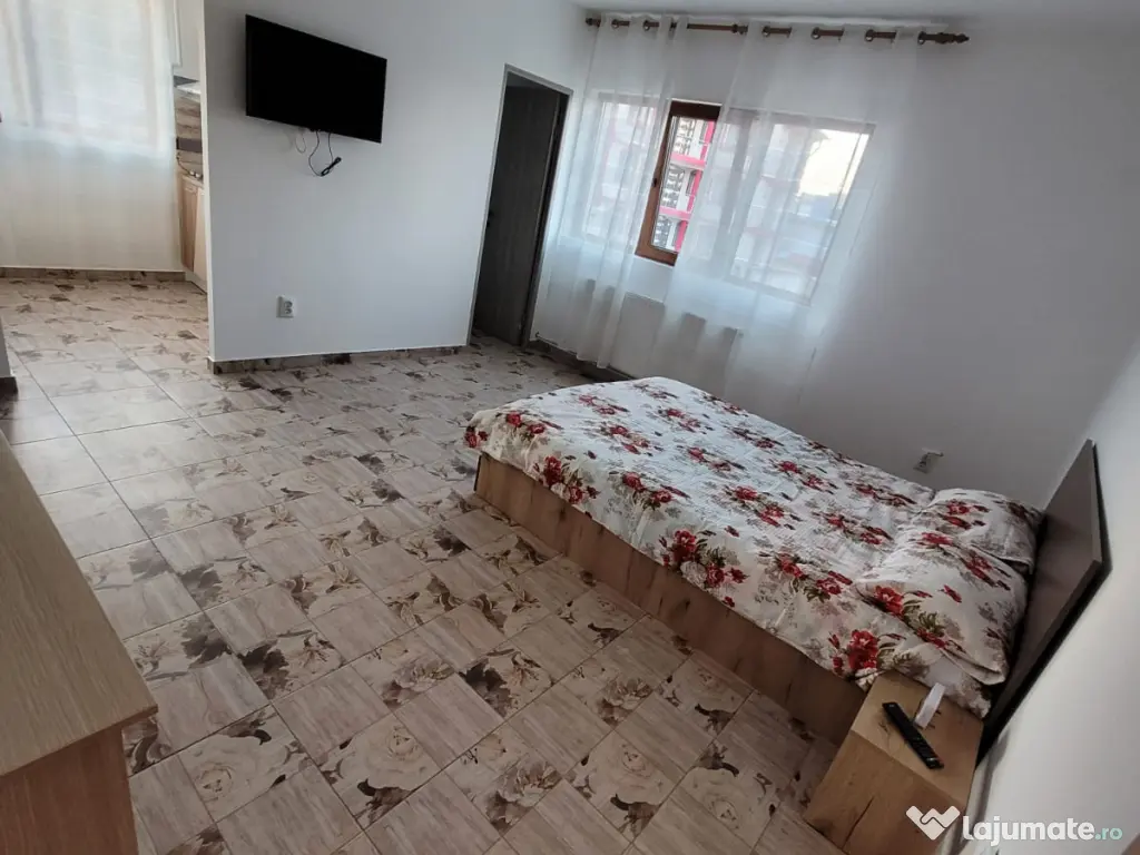 Garsoniera de inchiriat zona Auchan TITAN 