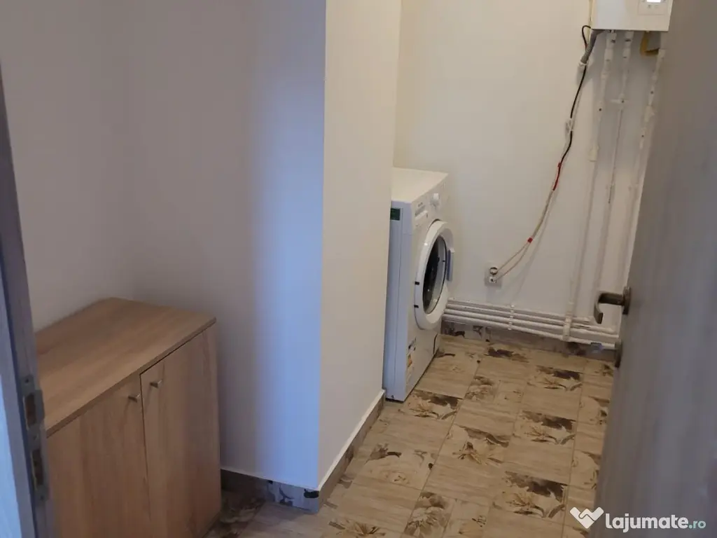 Garsoniera de inchiriat zona Auchan TITAN 